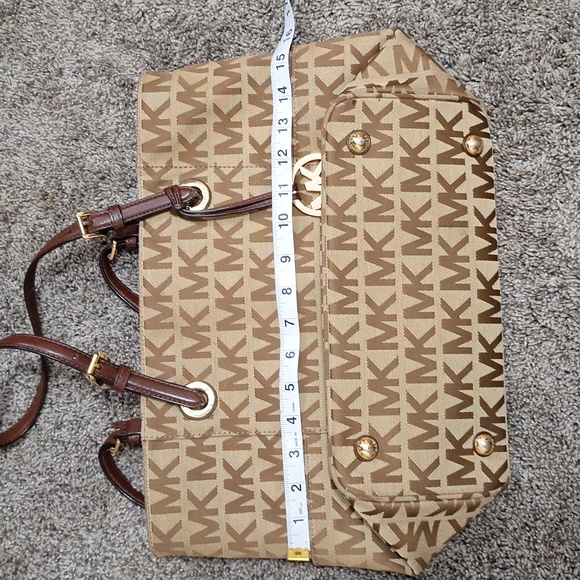 Michael Kors signature fabric / leather "jet set" large tote - browns - Picture 8 of 11